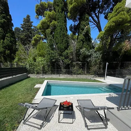 P Palace Maisonette With Private Pool Каштела