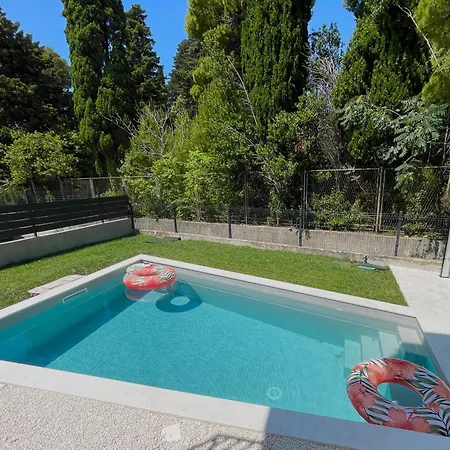 P Palace Maisonette With Private Pool Апартаменты Каштела
